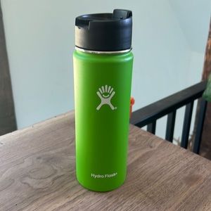 Brand new never used Hydro flask, green 18 ounce